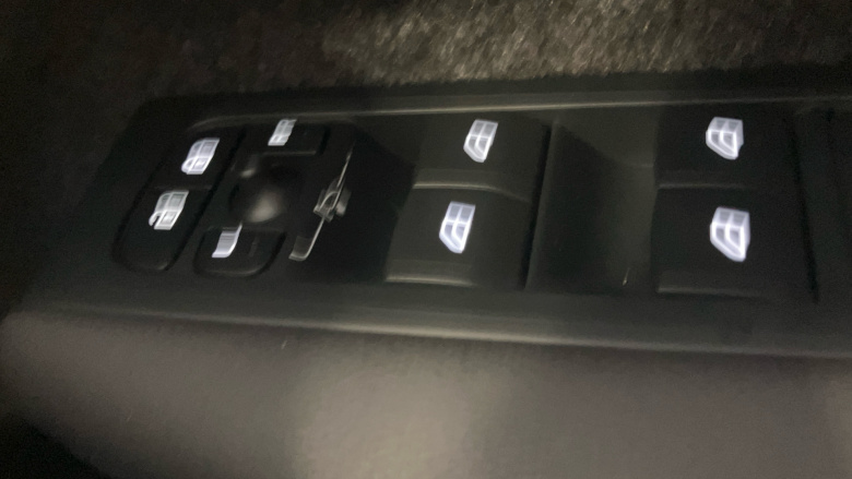 Volvo XC40 2.0 B3P Core 5dr Auto Petrol Estate